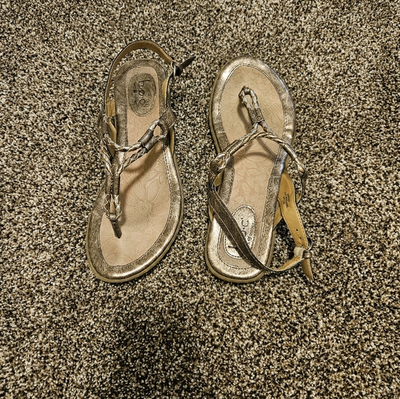 Gold Flip Flops - Picture 1 of 3